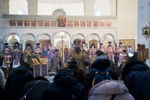 Престольный праздник — день празднования памяти преподобного Василия Исповедника.